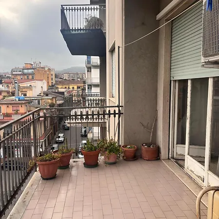 Stanza 30 Euro Per 2 Lägenhet Giarre